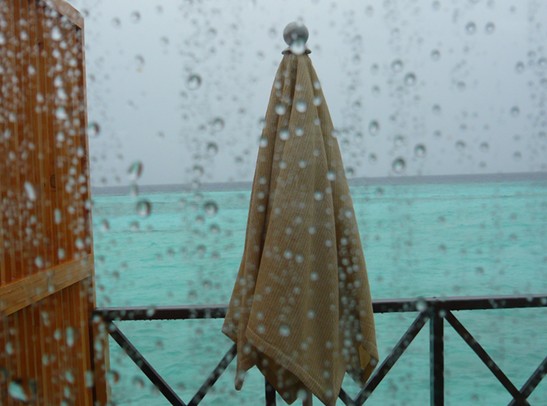 马尔代夫下雨了 马尔代夫下雨了